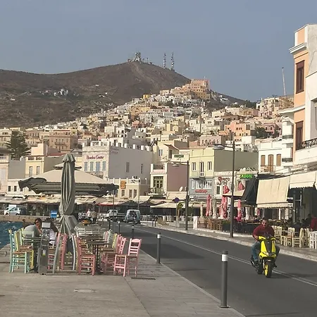 Ermoupoli Comfortable 3* انو سيروس